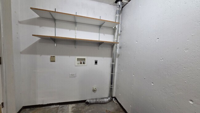 Building Photo - 4402 Thomson Ave