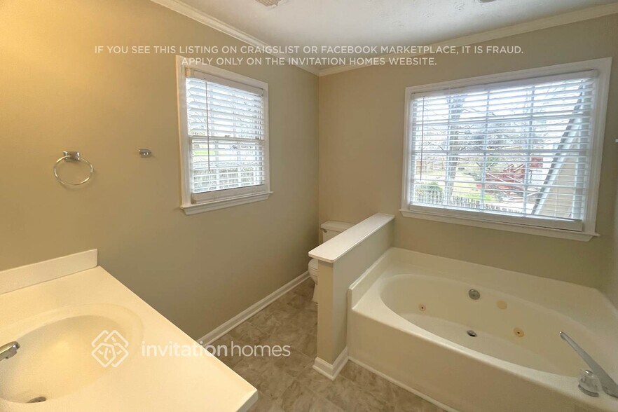 Building Photo - 2114 Shillings Chase Dr