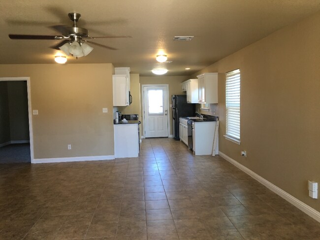 Building Photo - 907 Dart Ct