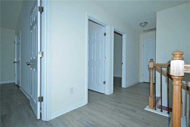 Building Photo - 3094 Tofte Dr