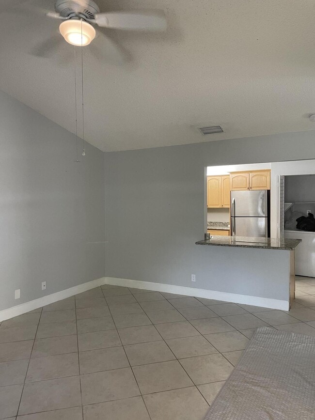 Building Photo - 9037 SE Hobe Ridge Ave