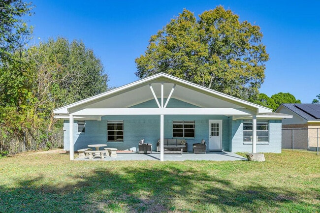 Building Photo - 8020 Botany Ln