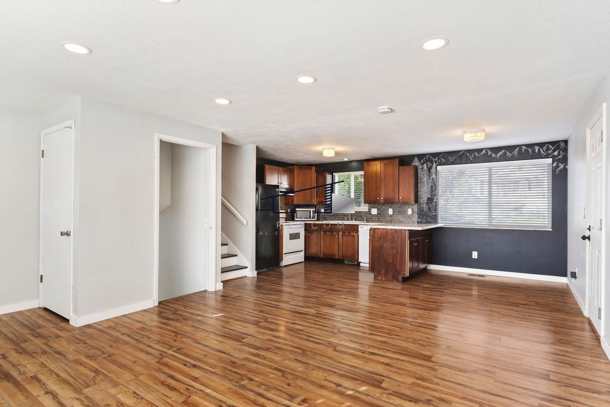 Building Photo - 1186 E 3150 N