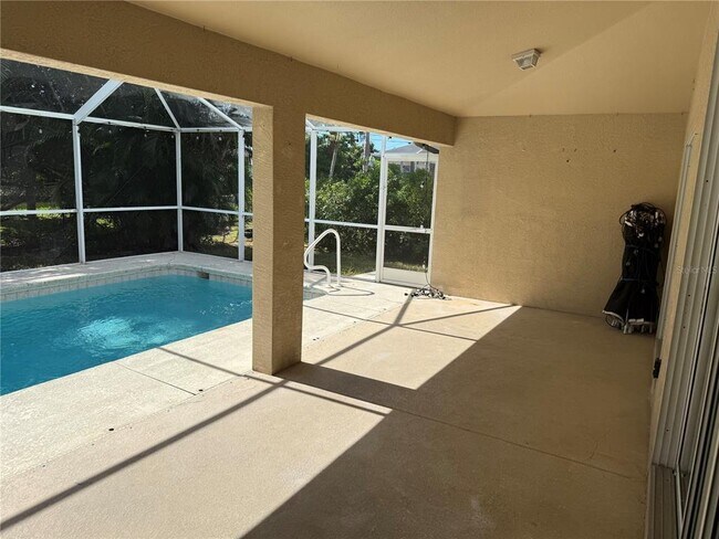 Building Photo - 2018 SW 30th St