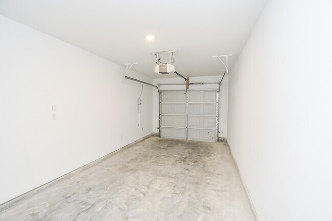 Building Photo - 21430 Carosella Dr