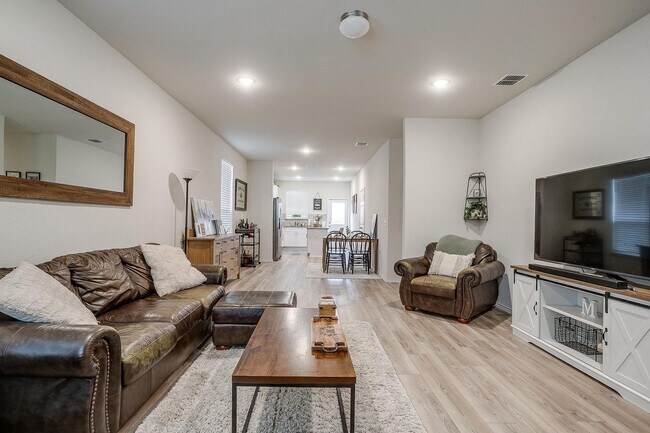 Building Photo - Beautiful Home in Highly Desired Sunset Pointe- 3 Bed, 2 Bath in SW Fort Worth- Crowley ISD- 76123