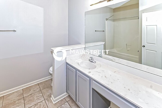 Building Photo - 3 Bedroom Pet-Friendly Home in Memphis, TN with Main Street Renewal