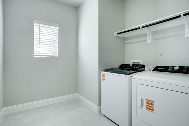 Building Photo - 5812 Marvel Dr