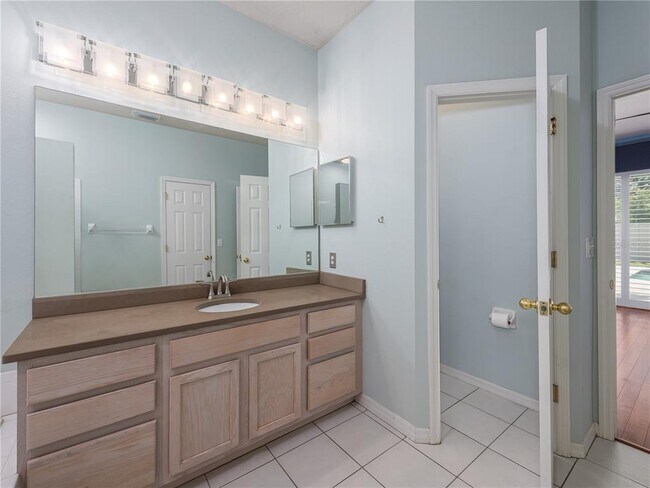Building Photo - 1602 Hidden Meadow Ct