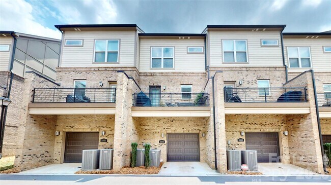 Building Photo - 3804 Sky Haven Dr