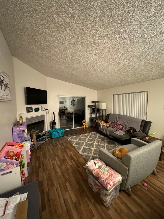 Building Photo - 544 San Lino Ct