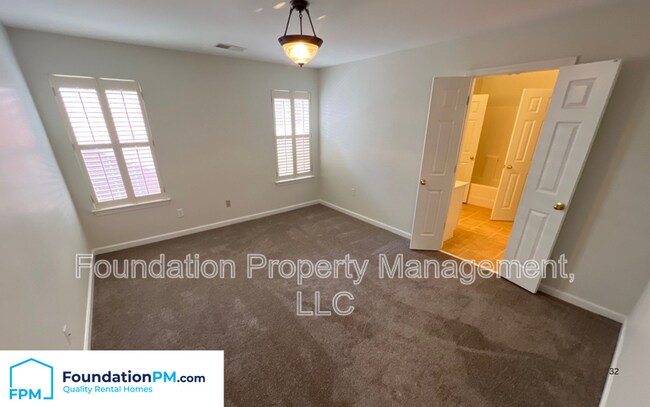 Building Photo - 1066 W Montebello Cir