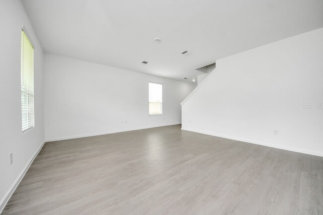 Building Photo - 6922 Bens Lndg