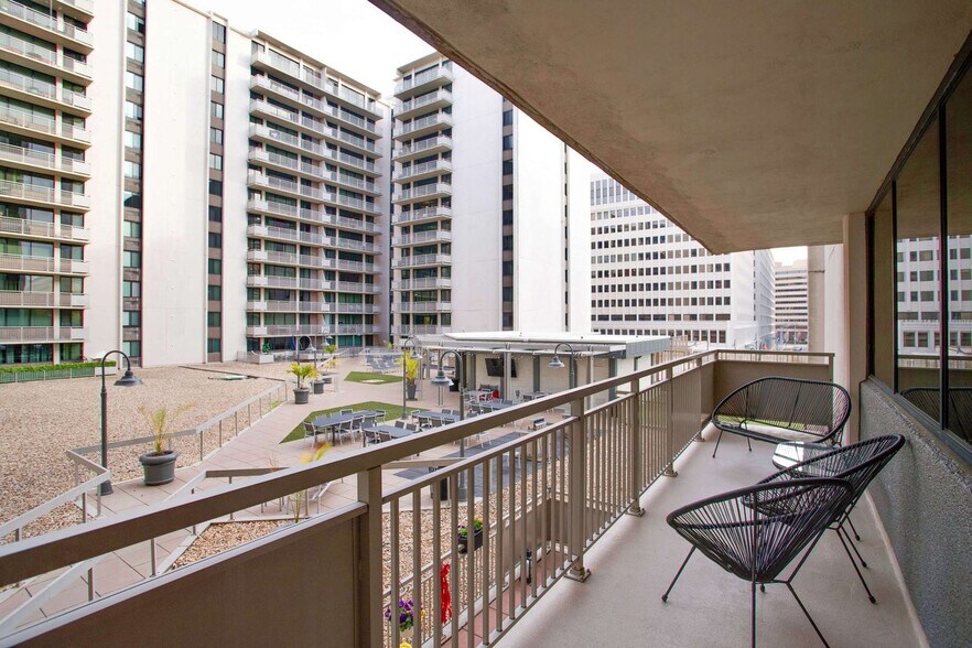 Building Photo - 320 23rd St S