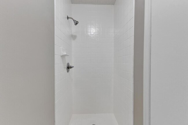 Building Photo - 2430 Condor Ct