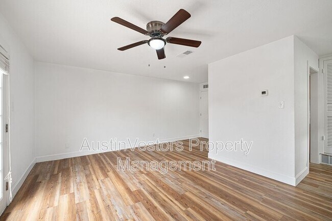 Building Photo - 2217 Mission Hill Dr