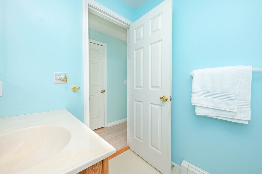 Building Photo - 790 York St