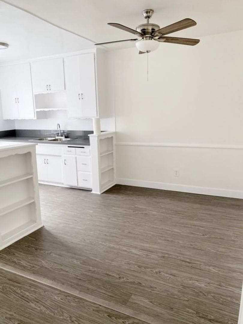 Interior Photo - 2110 W El Segundo Blvd.