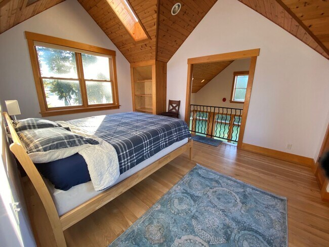 Building Photo - Furnished Home on False Bay