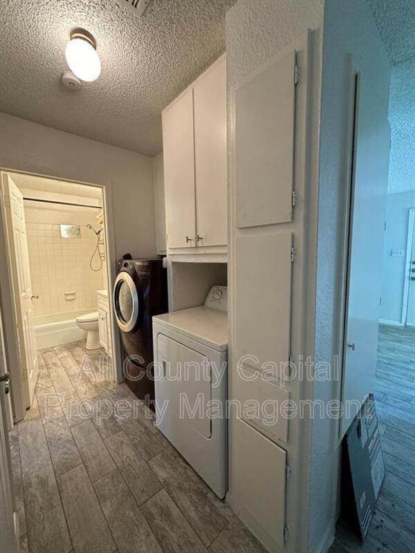 Building Photo - 7709 Meadowview Ln