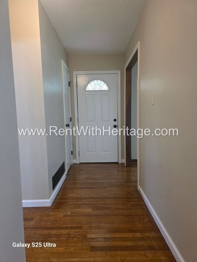 Building Photo - WOW!!! GORGEOUS RANCH WITH MANY UPGRADES / GREAT LOCATION/ PRIVATE YARD