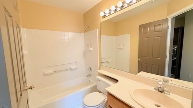 Building Photo - Beautiful 3BD/2.5BA, Multi-Level Townhome in the Shadowhawk Community in Danville- Available NOW!