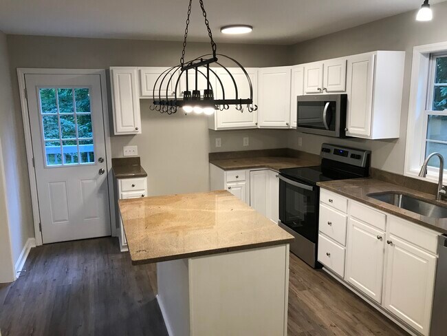 Building Photo - 3064 Happy Trail