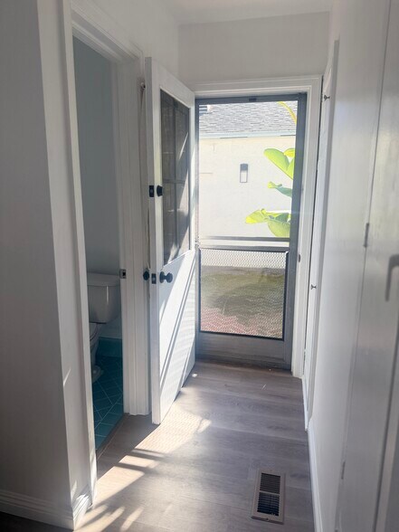 Laundry exit to Courtyard - 3645 Monon St