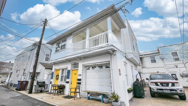 Building Photo - 117 Newport Ct