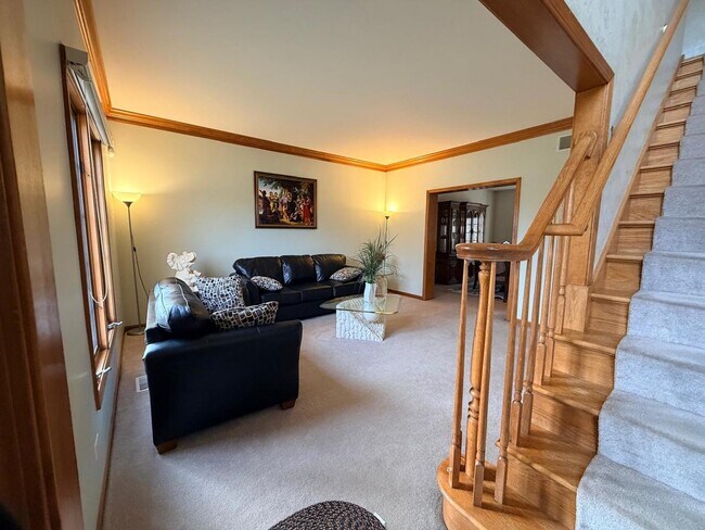 Building Photo - 3823 Sunburst Ln