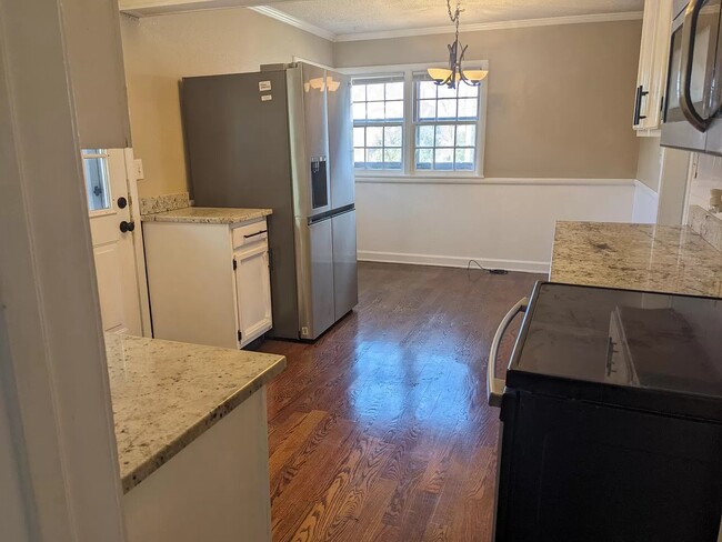Building Photo - 3 E 85th St