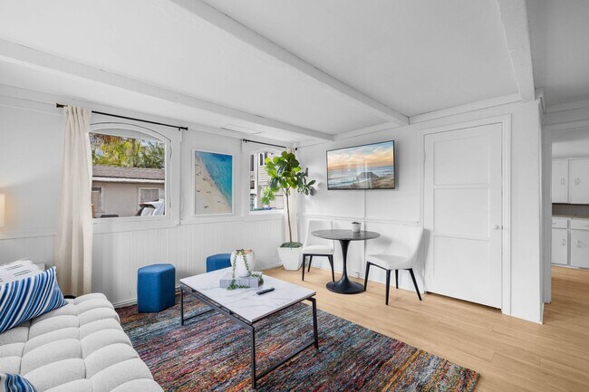 Building Photo - 344 Bonair St