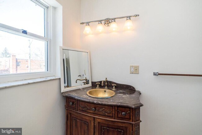 Building Photo - 7738 Ardleigh St