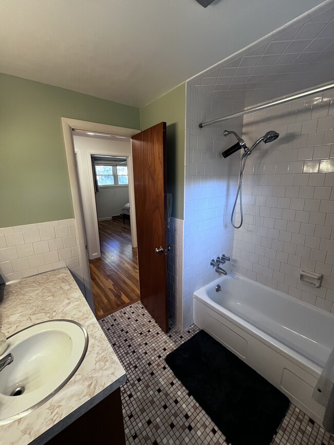 Building Photo - 443 Kelley Blvd