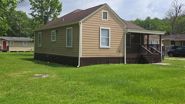 Building Photo - 6915 Gerda St