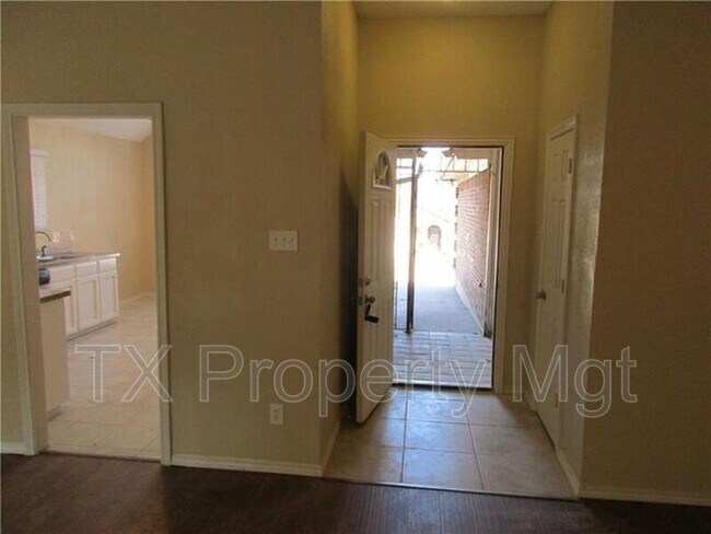 Building Photo - 4904 Arborgate Dr