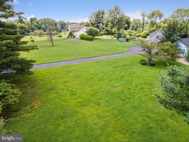 Building Photo - 13204 Lantern Hollow Dr