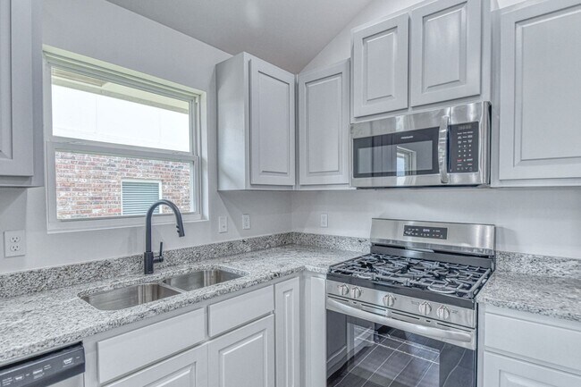 Building Photo - 932 Varenna Ct