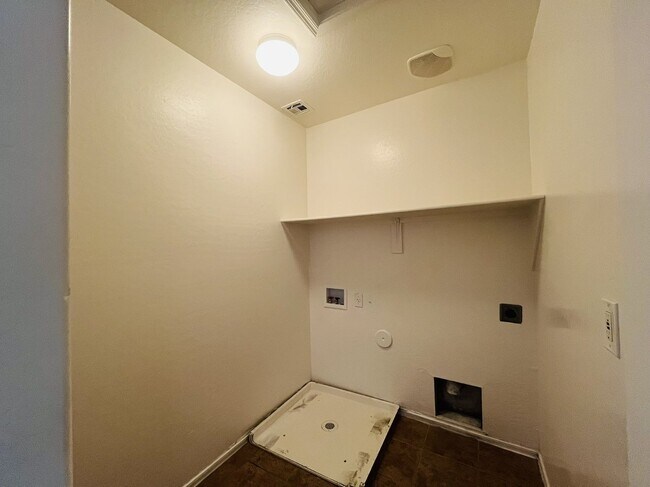 Building Photo - 7372 W Ian Dr