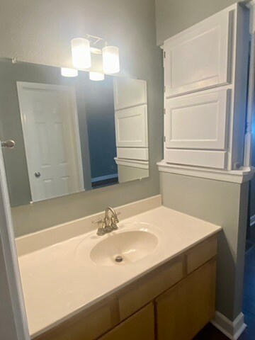 Building Photo - 5681 Pepperbush Dr