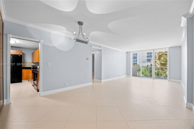 Building Photo - 3001 S Ocean Dr