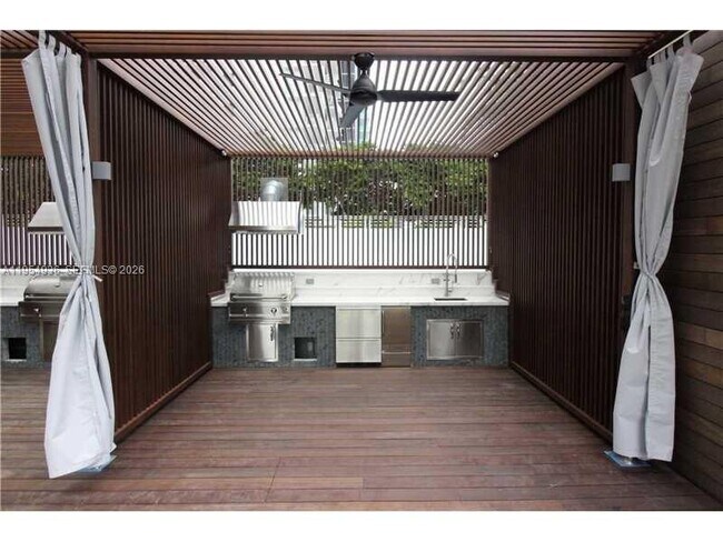 Building Photo - 1080 Brickell Ave