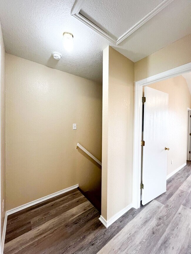 Building Photo - 4501 Jeff Scott Dr