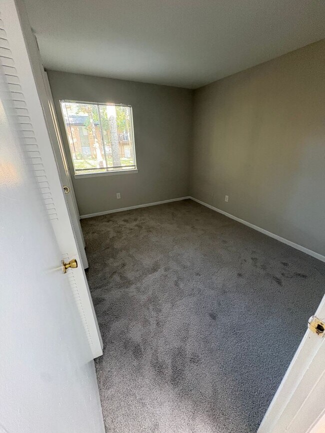 Building Photo - 219 Orchard Trace Ln