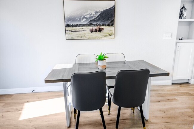 Building Photo - 451 E Lincoln Ave