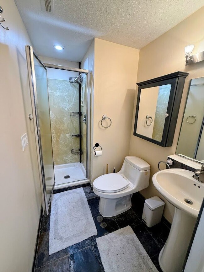 Building Photo - Four-bedroom two-bathroom home for rent in Jackson Township