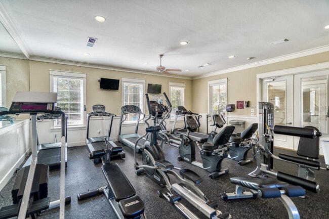 Building Photo - 143 Christian Dr