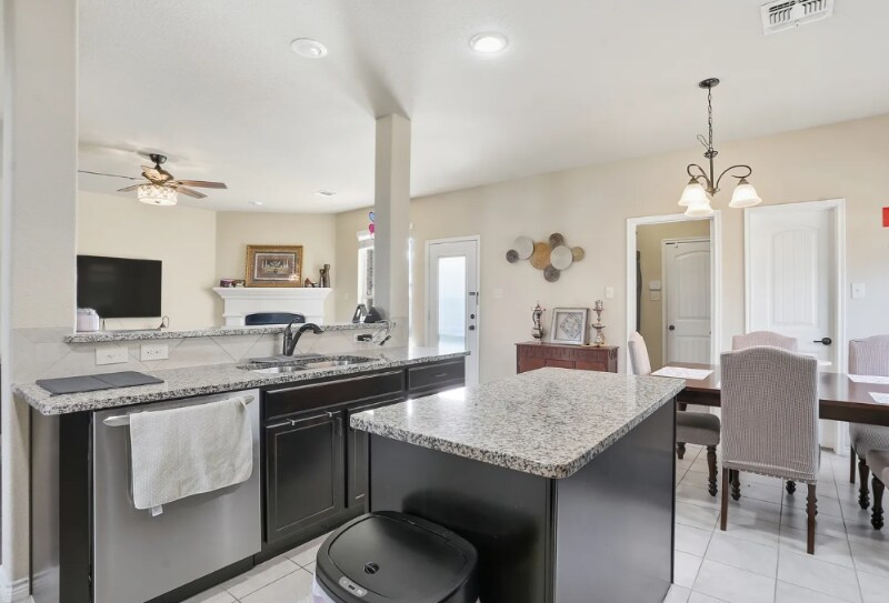 Building Photo - 2615 Gum Tree Trl