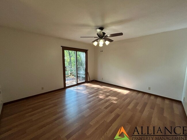 Building Photo - $300 OFF 1st MONTH'S RENT! Amazing, Spacio...