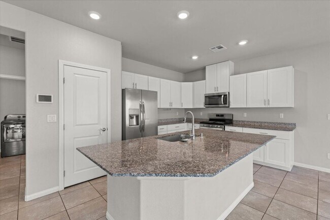 Building Photo - Spacious, Luxurious 5-Bedroom Oasis with B...
